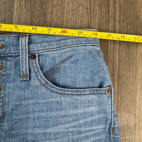 J.Crew Women’s Button Fly Denim Shorts Size 26 Light Wash Raw Hem - Picture 10 of 13